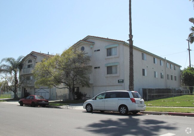 Building Photo - 5430 W 93rd St
