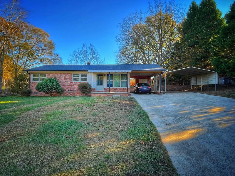 Primary Photo - 204 Ginger Ln