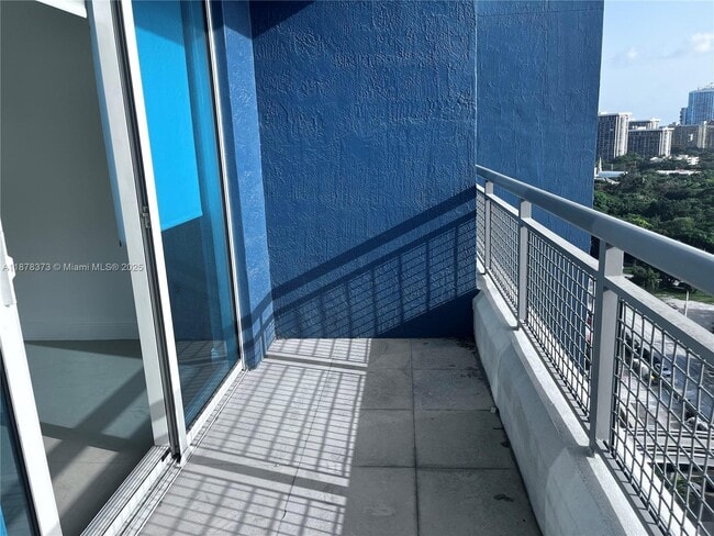 Building Photo - 60 SW 13th St