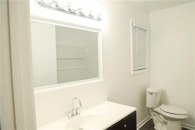 Foto del edificio - 5143 Farm Pl Dr NE