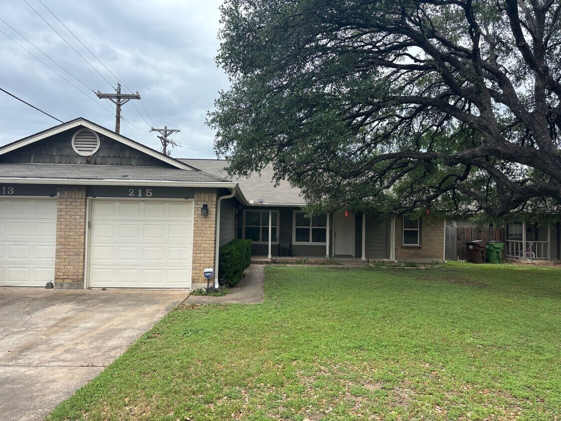 Primary Photo - 213-215-215 Greenlawn Blvd