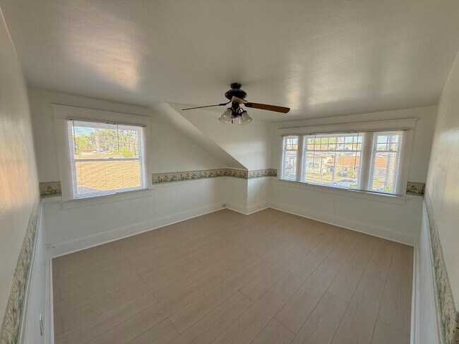 Foto del edificio - 563 San Francisco Ave