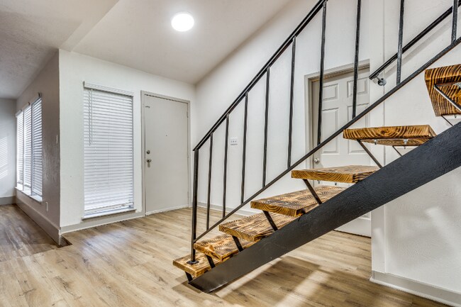 Foto del edificio - 2106 Trellis Pl