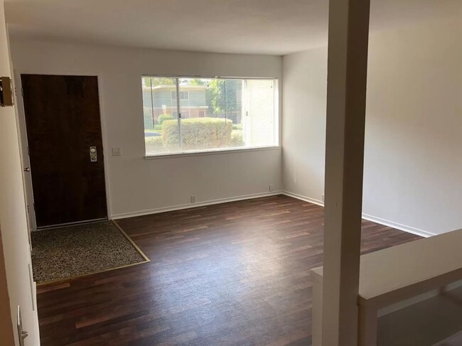 Building Photo - Davis 3 bedroom 2 bath condo in a great lo...