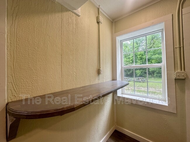 Building Photo - 5640 US-41