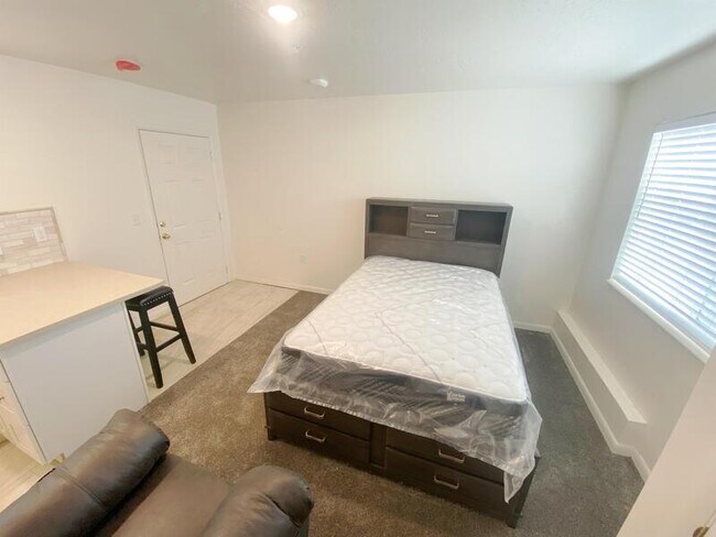 Foto del edificio - 1105 S State St