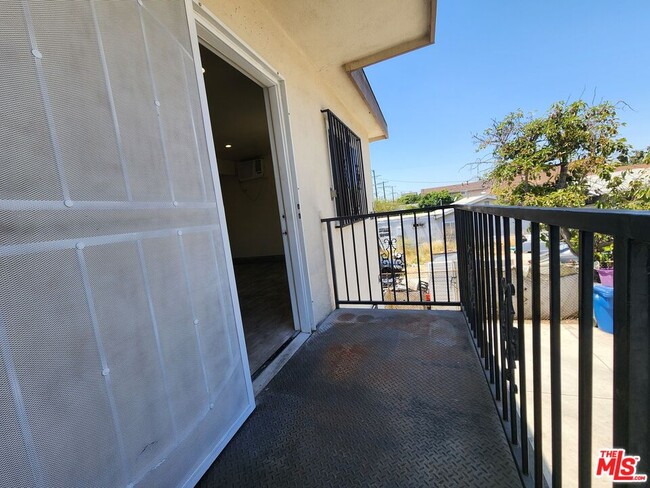 Foto del edificio - 1426 E 48th St