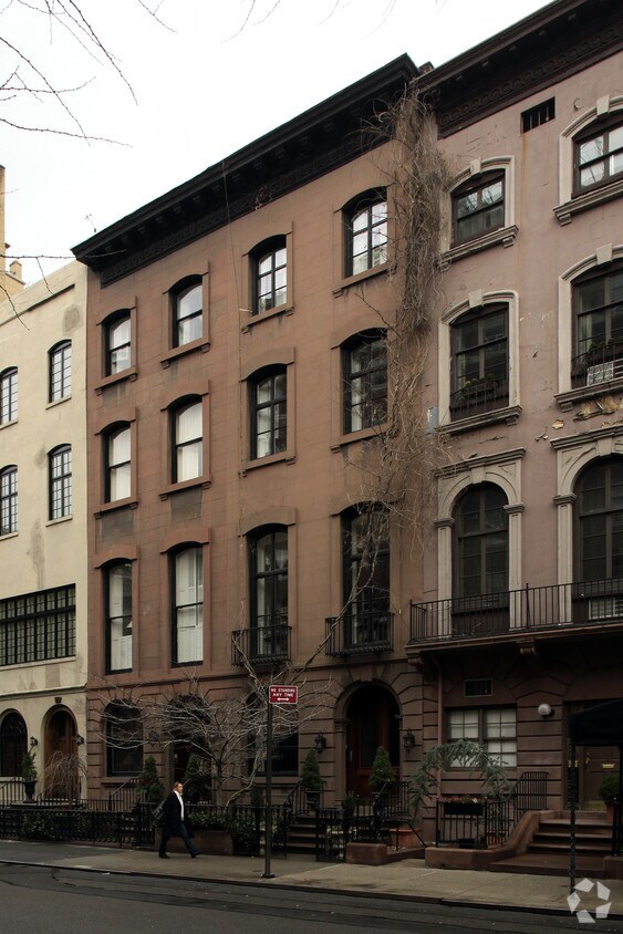 Building Photo - 25 W Ninth St