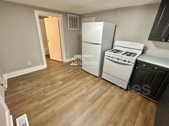 Building Photo - 810 W Monroe St