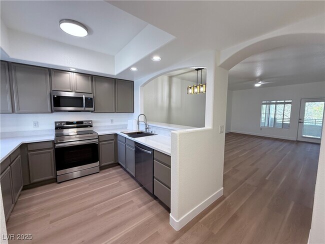 Foto del edificio - 6160 Rumrill St