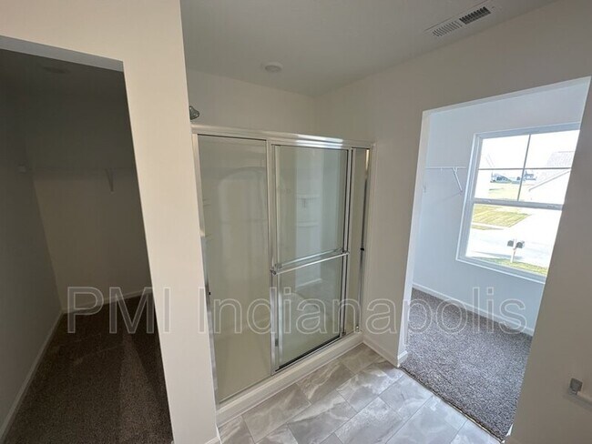 Building Photo - 128 Winding Brk Wy