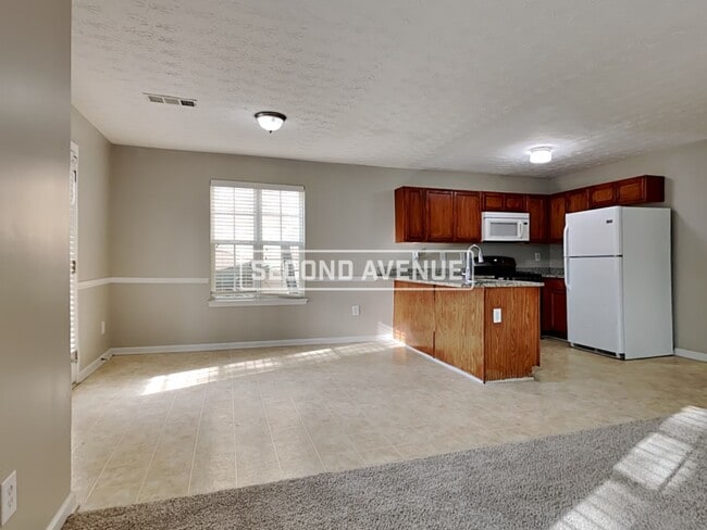 Building Photo - 448 Kirkland DR