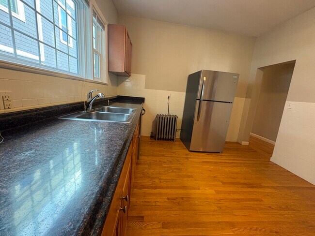 Building Photo - 23 Tufts St