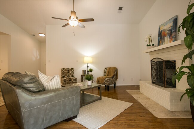 Foto del edificio - 5012 Watercress Dr NE