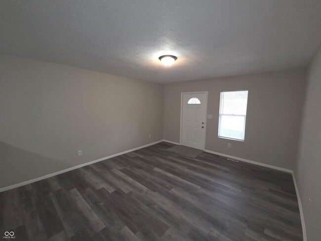 Foto del edificio - 3614 E New York St