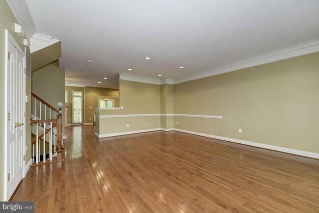 Building Photo - 4203 Lower Park Dr