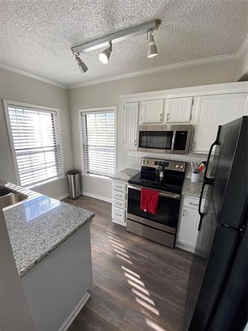 Foto del edificio - 8750 Park Ln
