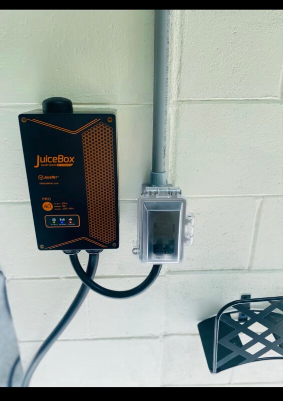 Foto del edificio - 304 Granada Dr