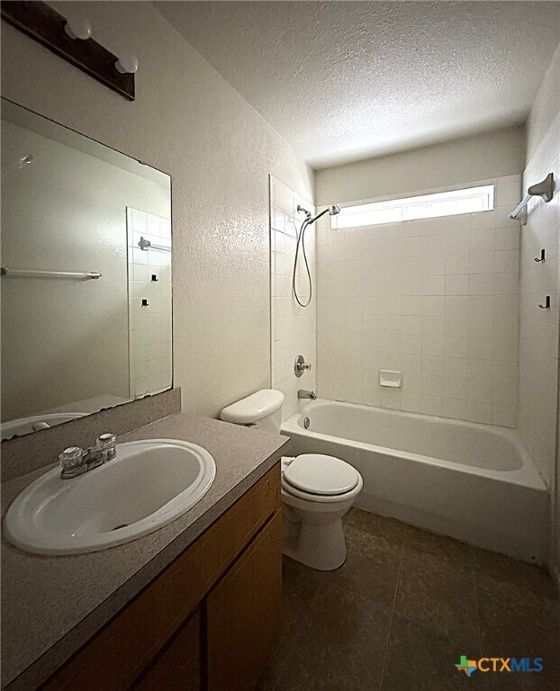 Building Photo - 2111 Jennifer Dr