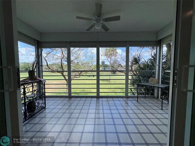 Foto del edificio - 804 Cypress Grove Ln
