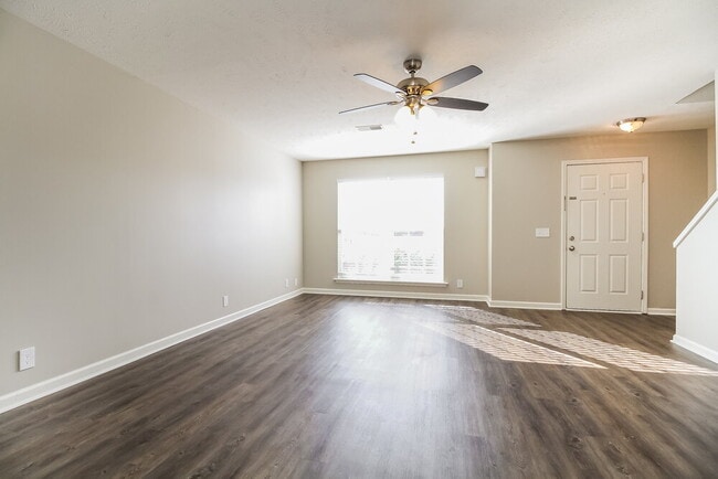 Foto del edificio - 1230 Shannon Ln