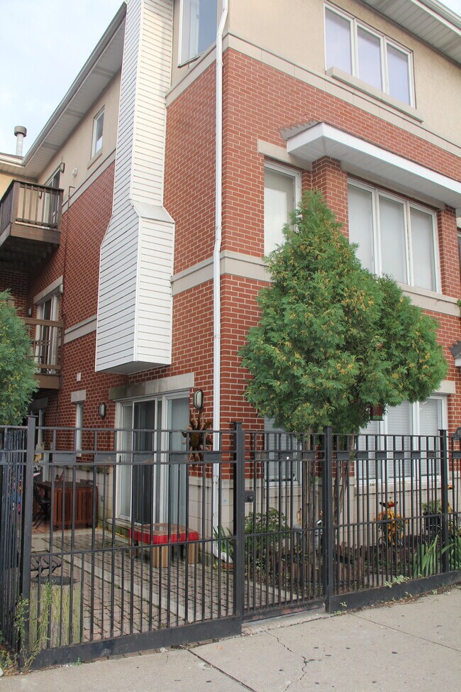 Foto del edificio - 1605 N Sedgwick St
