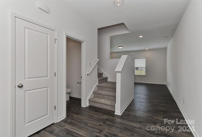 Building Photo - 561 Scotch Meadows Loop