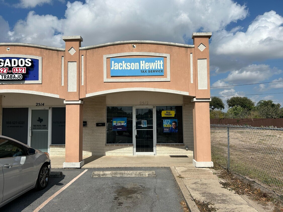 Foto del edificio - 2514 Pecan Blvd