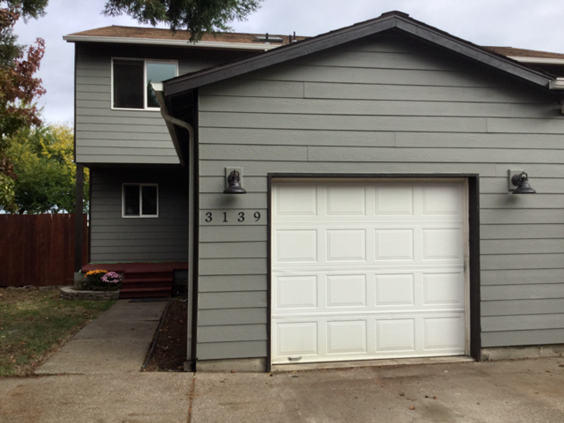 Primary Photo - 3 Bedroom Townhouse ~ North Corvallis ~ Pe...