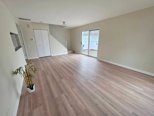 Foto del edificio - 482 Betsy Ross Ct