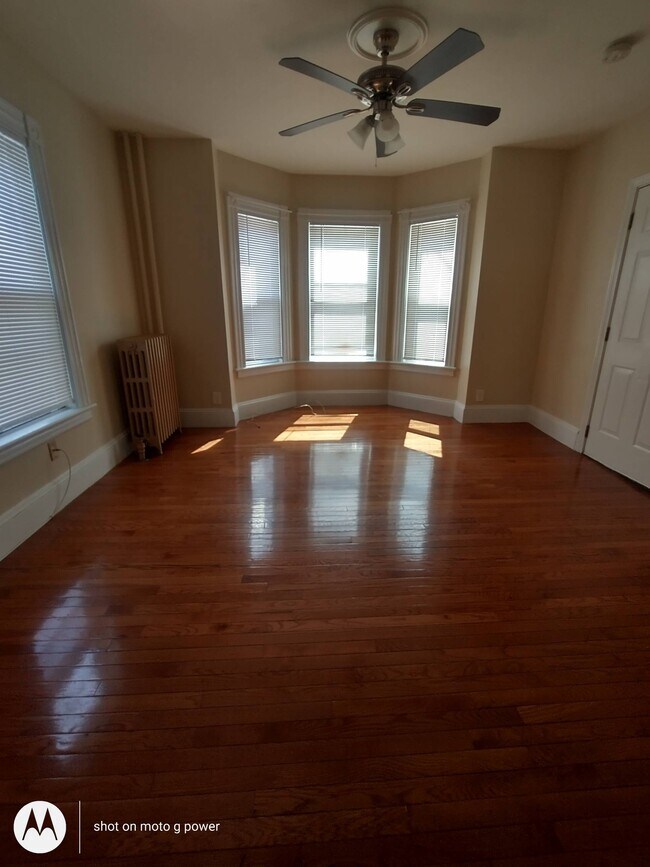 Building Photo - 85 Lynnfield St