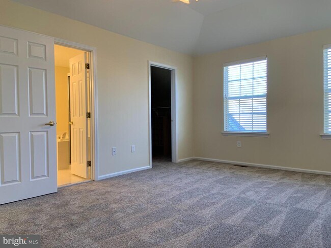 Foto del edificio - 1705 Rockcress Dr
