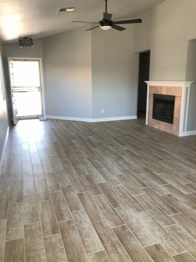 Foto del edificio - 13677 W Ocotillo Ln