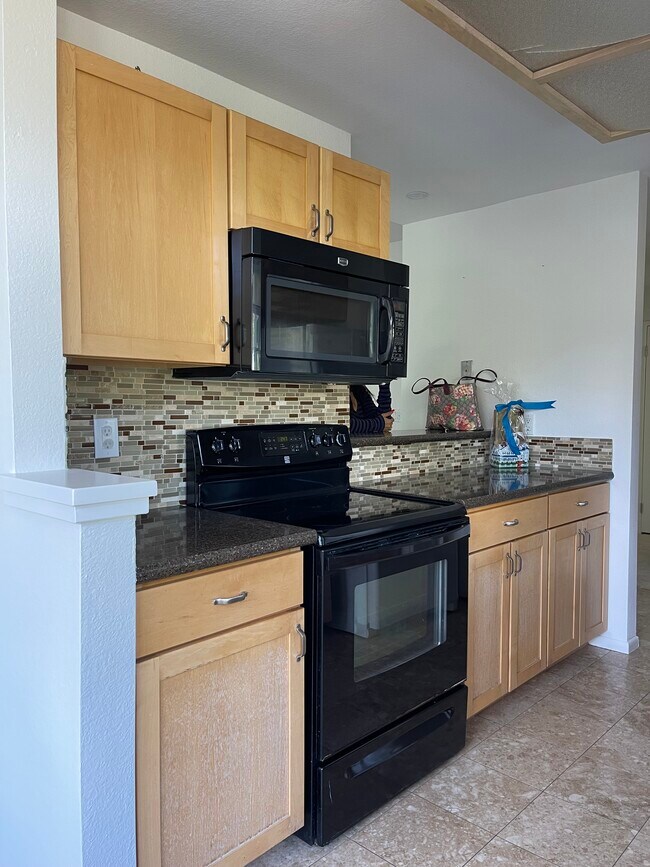 Foto del edificio - 8110 Mountain View Dr