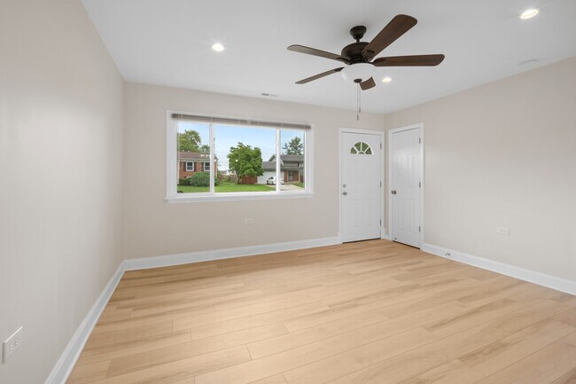 Building Photo - 617 Gordon Ter