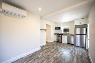 Building Photo - 642 Bonair Way