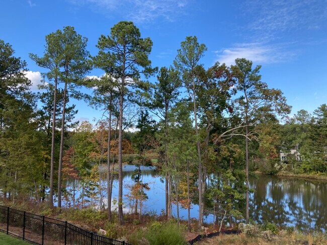 Building Photo - 1066 Shoreside Dr