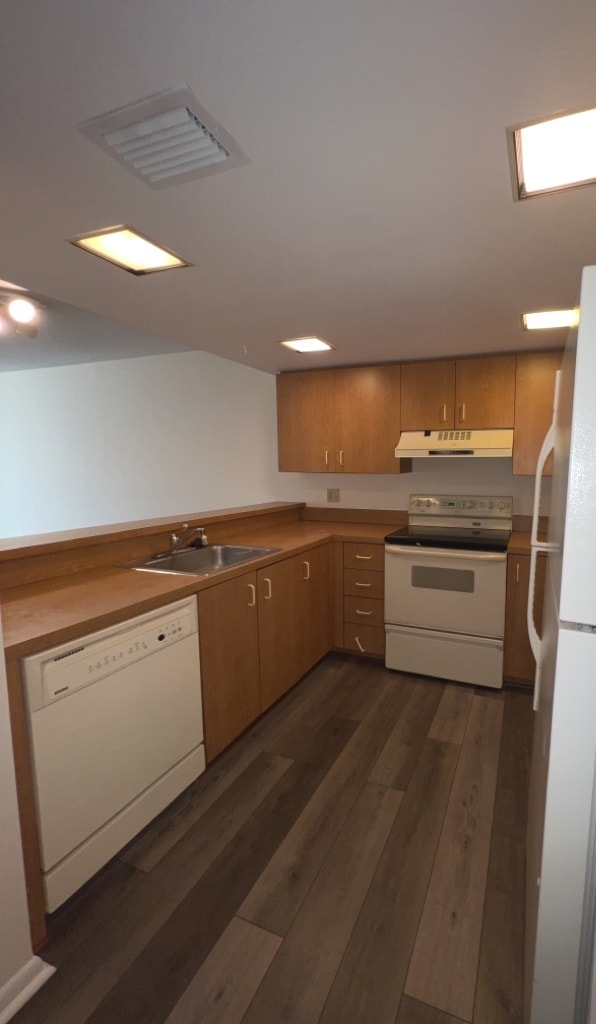 KITCHEN - 4331 SW 70th Ter