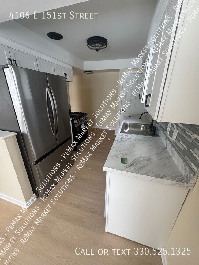 Building Photo - 4106 E 151st St