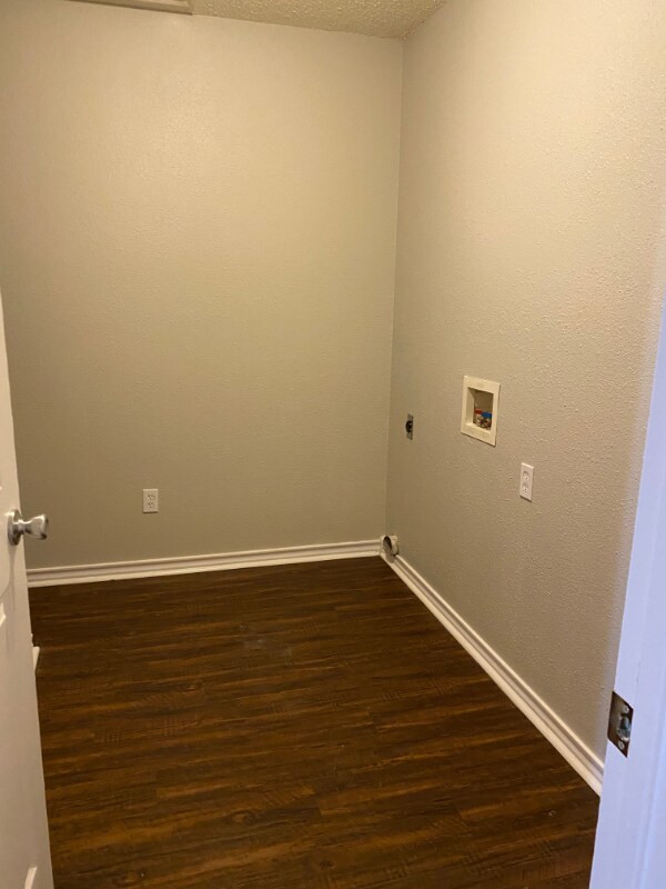 Foto del edificio - 3904 Wren Rowe Dr