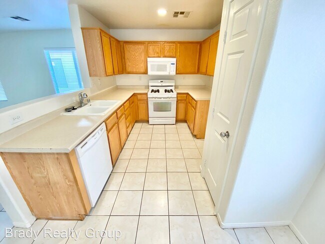 Foto del edificio - 3 br, 2 bath House - 5874 Rainbow Bridge D...