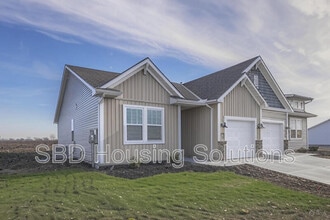 Building Photo - 27402 E Oak View Dr