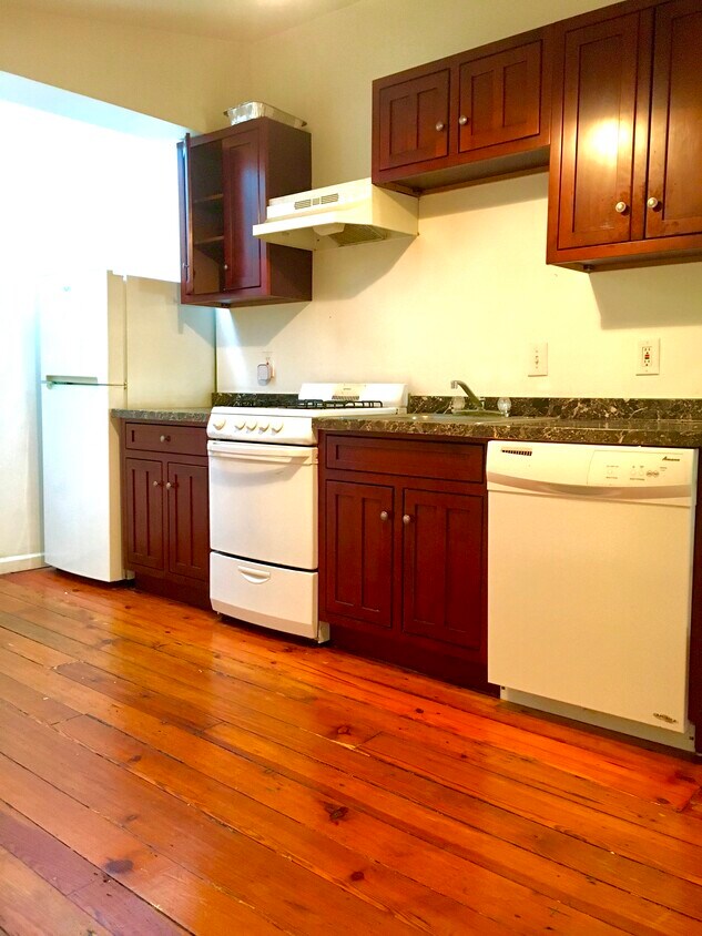 Foto principal - 810 Cathedral St