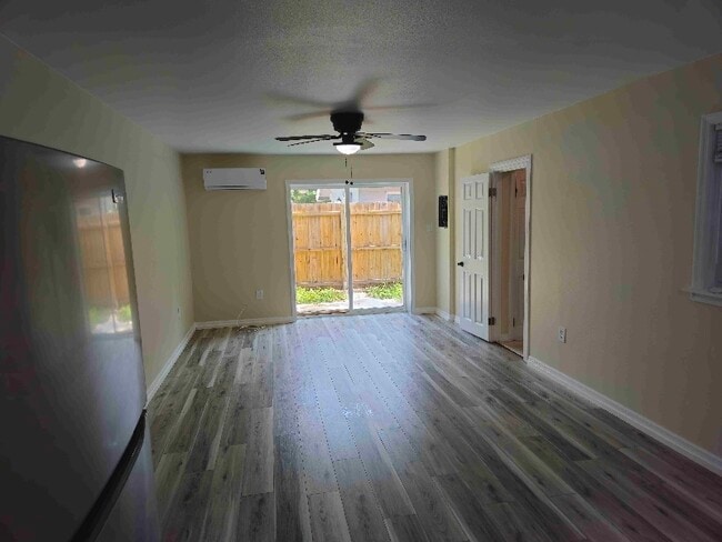 Building Photo - 19645 SW Lark Dr