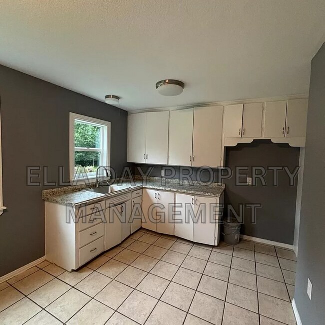 Foto del edificio - 1235 N Piatt Ave