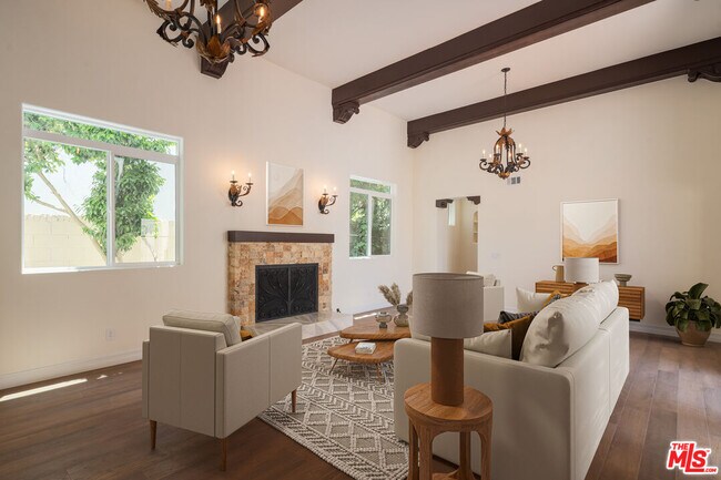 Foto del edificio - 1527 N Beverly Dr