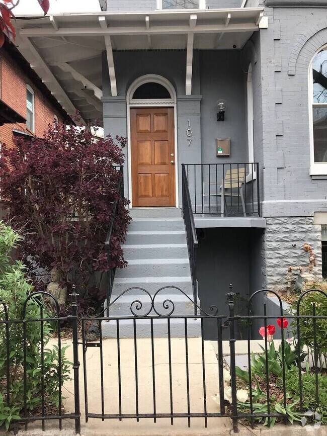 Building Photo - 107 Seaton Pl NW