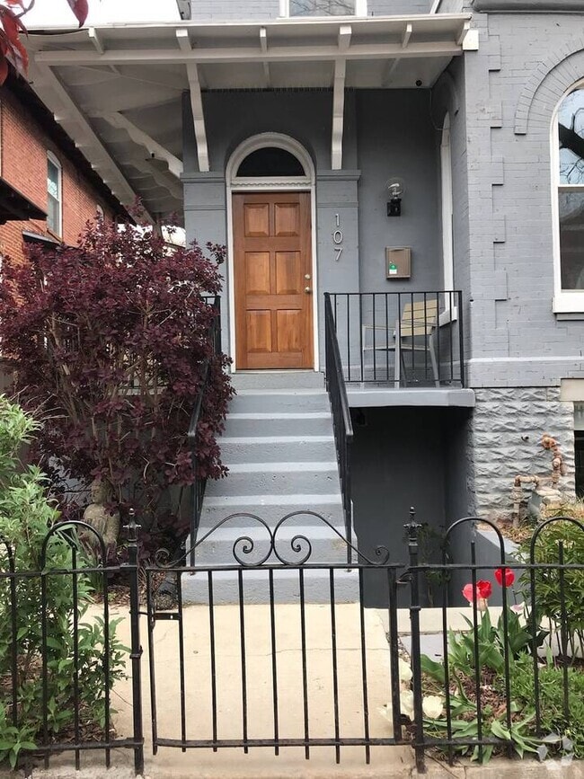Building Photo - 107 Seaton Pl NW