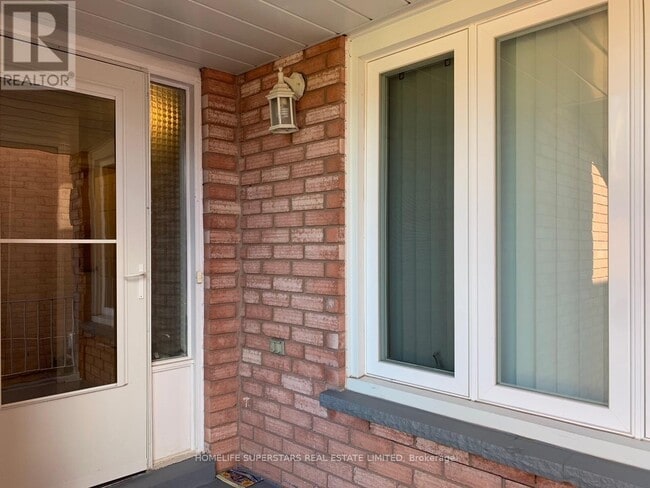 Building Photo - 3436 Dovetail Mews