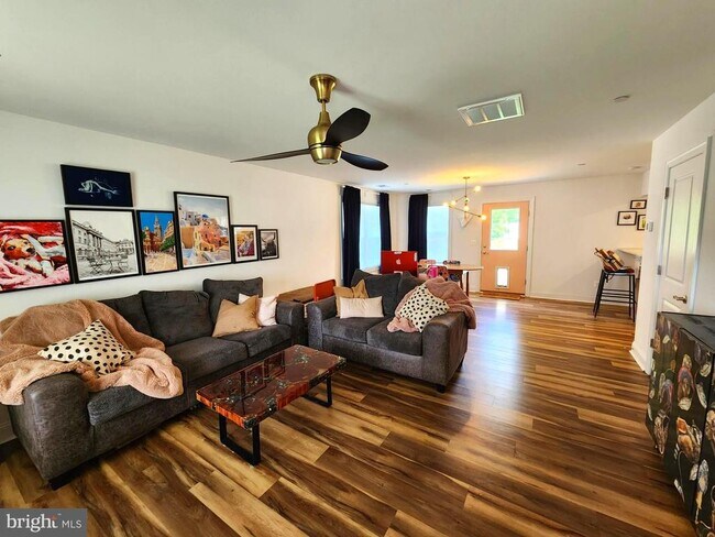 Foto del edificio - 214 Oregon Rd